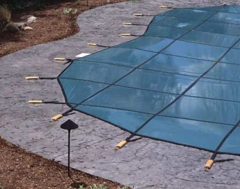 image showing a perfectly fitting replacement pool cover after helping pool owner determine the best pool cover for them